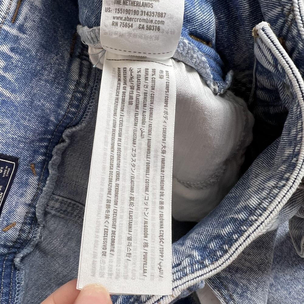 Abercrombie & Fitch Ultra High‎ Rise Mom Jeans Size 29 Paperbag Fit Light Wash - Picture 10 of 13